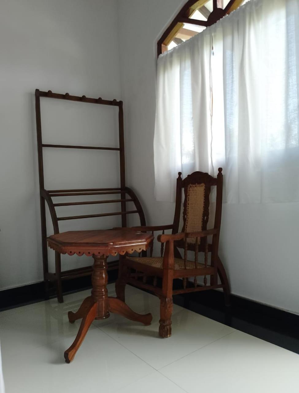 Skywalker Guest House 웰리가마 외부 사진